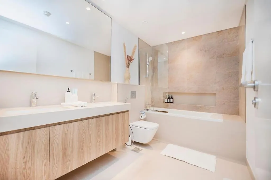 Beautiful View, Modern Residence By Chi Living Dubai Apartment